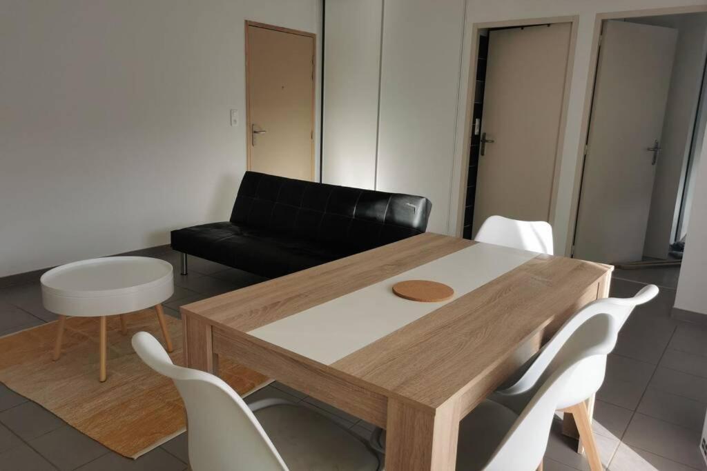 Appartement T2 Accessible Pmr Avec Terrasse Et Garage Onet-le-Chateau Exterior photo